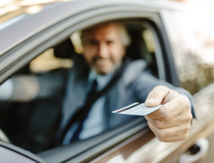 Cos’è e come funziona la carta carburante per le aziende?