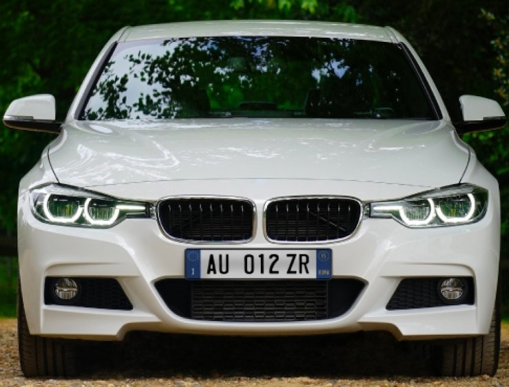 auto vista da davanti