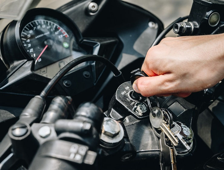 Perché la batteria della moto si scarica?