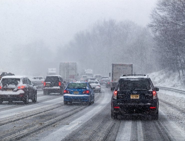 Guida in condizioni nevose