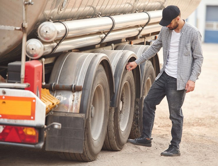 Pressione gomme camion e furgoni: quali valori rispettare?