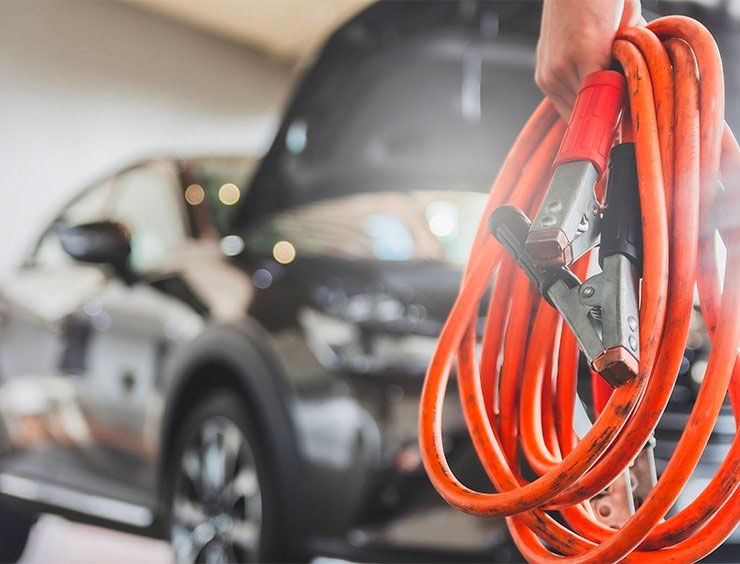Come collegare i cavi alla batteria dell’auto