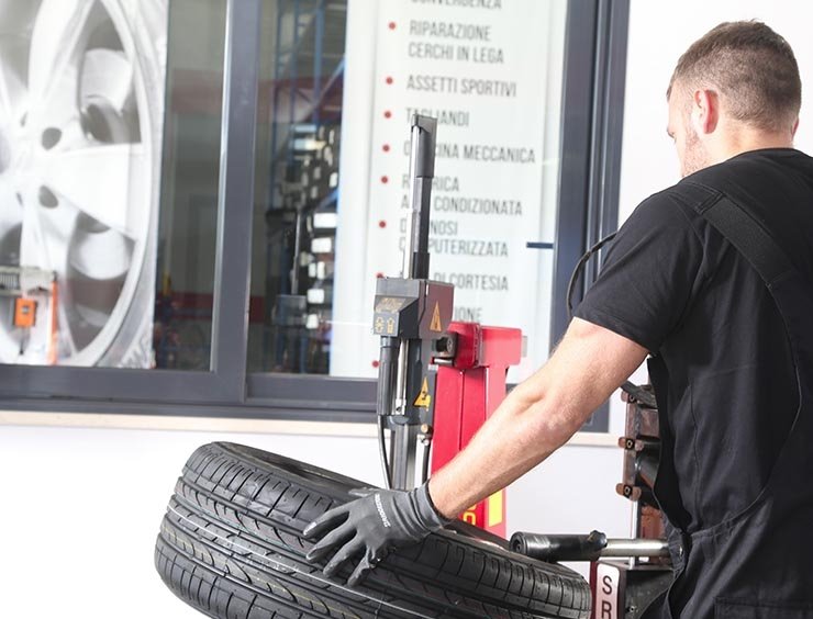 Rotazione pneumatici