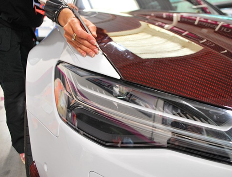 rifinitura di un car wrapping