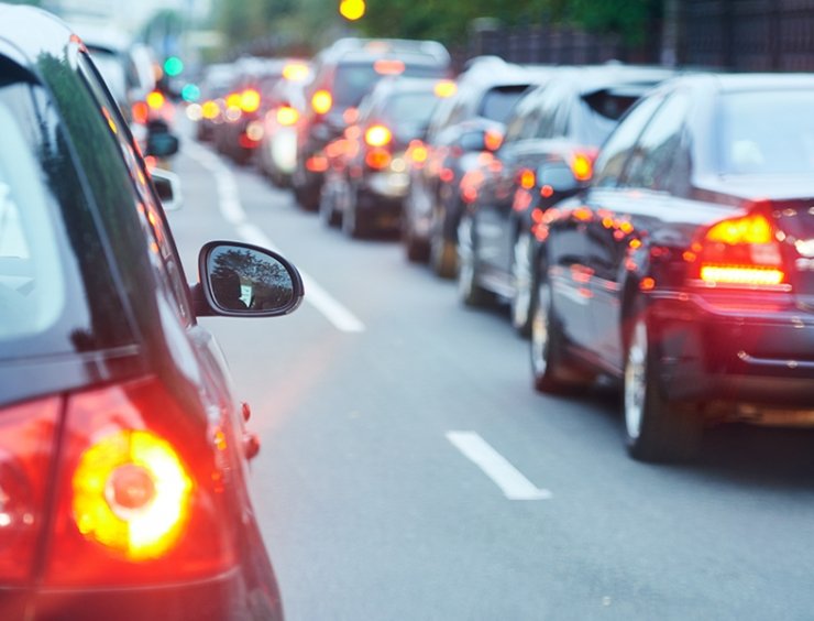 Traffico di auto intenso